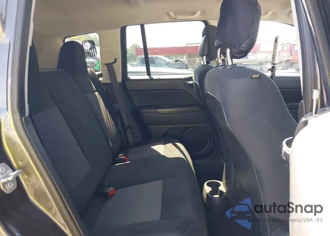 2016 Jeep Compass Sport z USA, uszkodzony, nr VIN 1C4NJCBA6GD754114